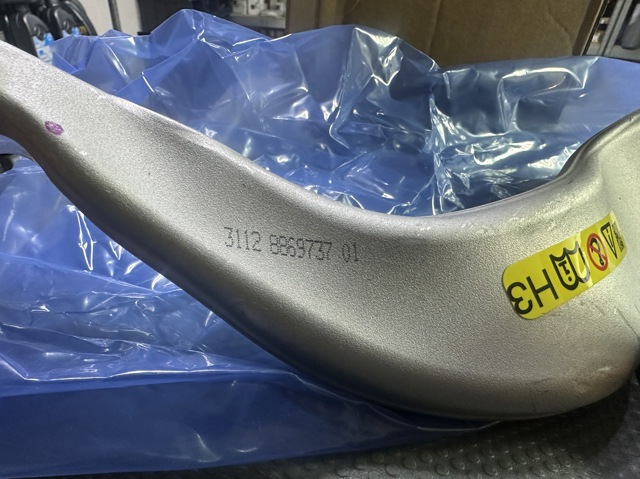 31108869737 BMW Поперечний важіль