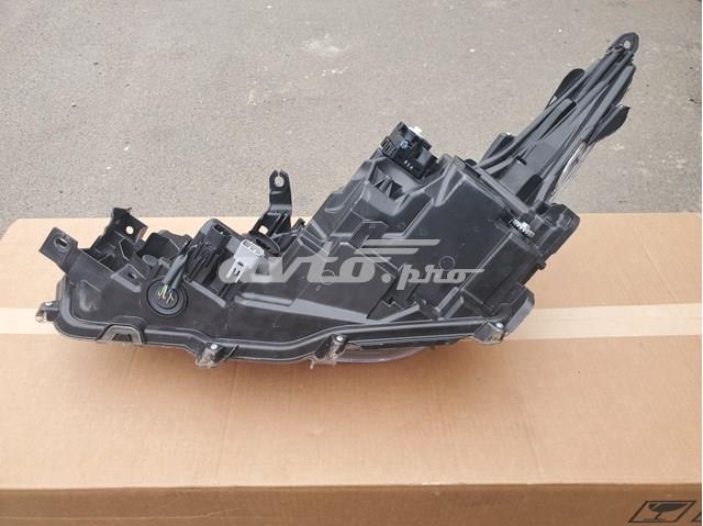 Фара передня права Toyota 8114502T50