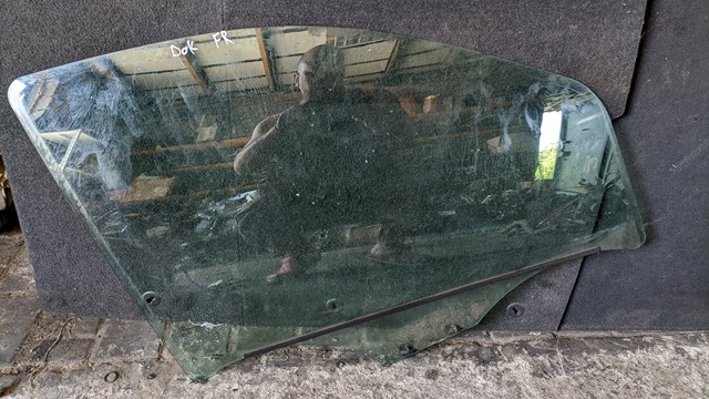 Скло пасажирських дверей XYG GS5638D302