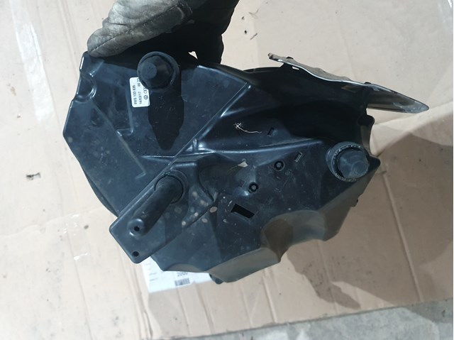  8W0133835Q VAG