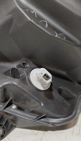 Фара передня права Renault (RVI) 7701071595 ціна, від 98.21 USD