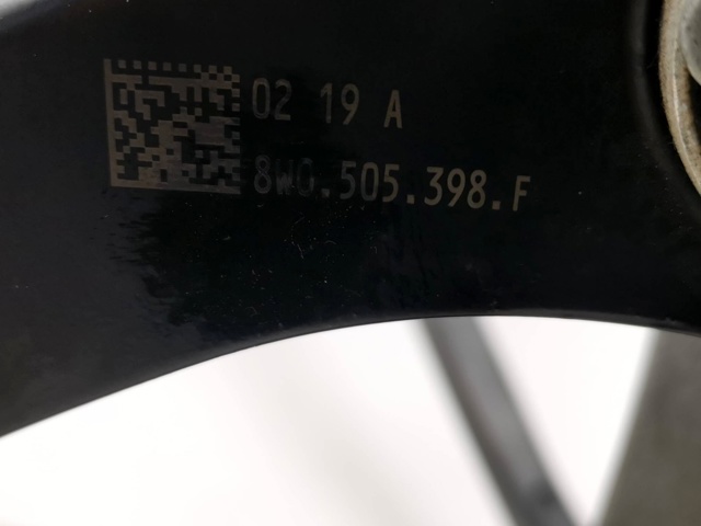 Купити 8W0505436AA VAG Кулак поворотний правий