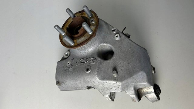 Купити LR090542 Land Rover Кулак поворотний правий