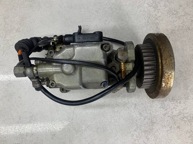 Насос паливний високого тиску Bosch 0460415989 ціна, від 177.57 USD