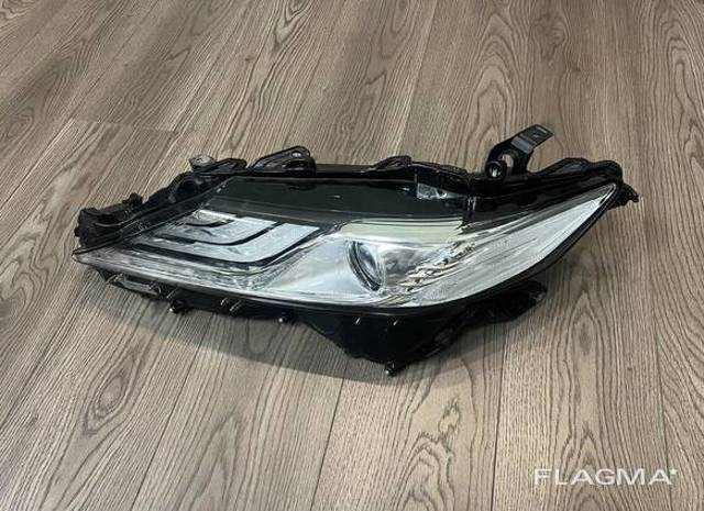 Фара ліва 8118533D71 Toyota