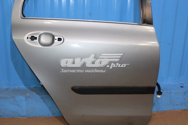 Двері задні, праві на Toyota Yaris  SP90