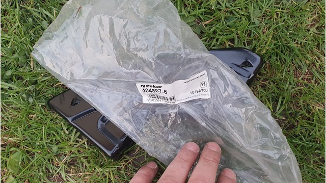 Праве кріплення переднього бампера Polcar 4048076 ціна, від 6.48 USD