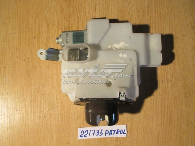 905001AA0A Nissan/Infiniti Замок п'ятих дверей