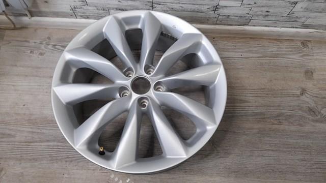 Купити 403005NA1A Nissan/Infiniti 