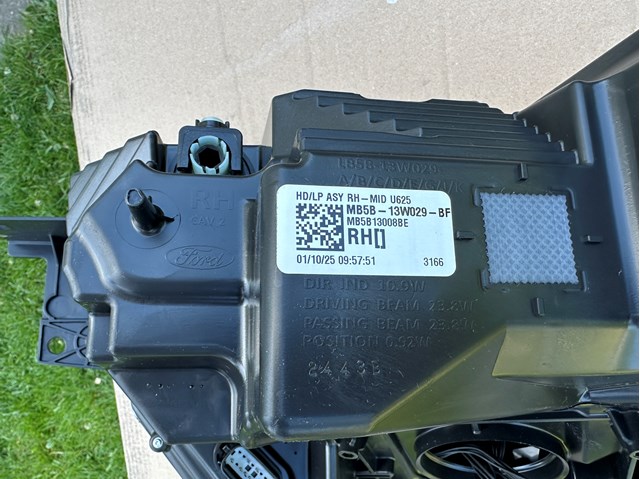 Фара правая Ford MB5Z13008AV ціна, від 684.12 USD