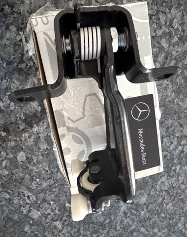 A0004200804 Mercedes Передні гальмівні колодки