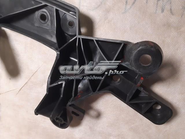 Кронштейн решітки радіатора FPS FP8501916