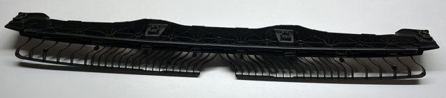 Кронштейн бампера заднього, центральний 12G807863 VAG