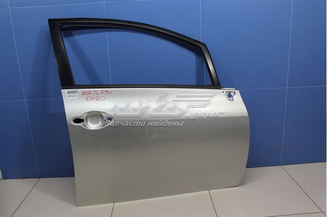  Двері праві передні Toyota Auris 