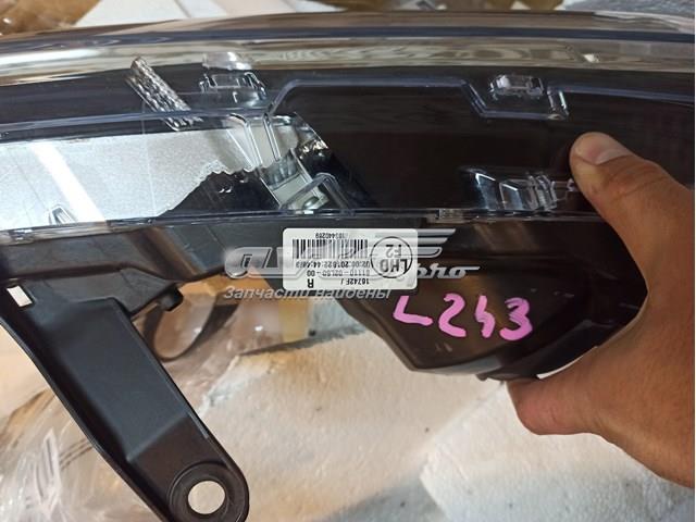 Фара права 8111002L50 Toyota