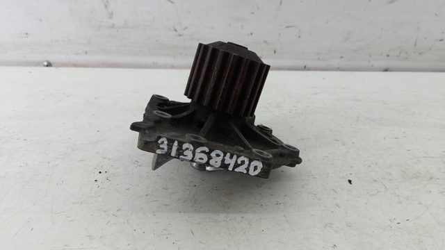 Помпа охолодження Volvo 31368420 ціна, від 44.34 USD