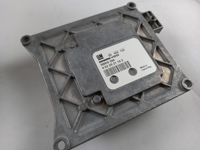 Блок двигуна General Motors 55560130