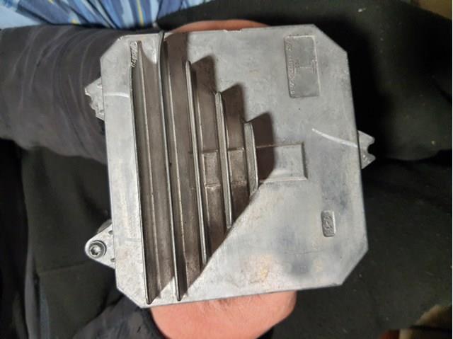  Tesla 111079600F