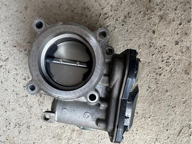 Дросільна заслінка PE2713640 Mazda
