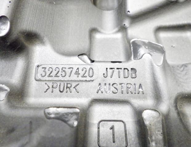 32252369 Volvo Екран двигуна