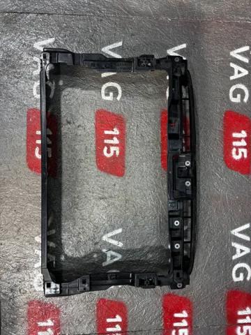 Рамка радіатора 3G0805588AE VAG