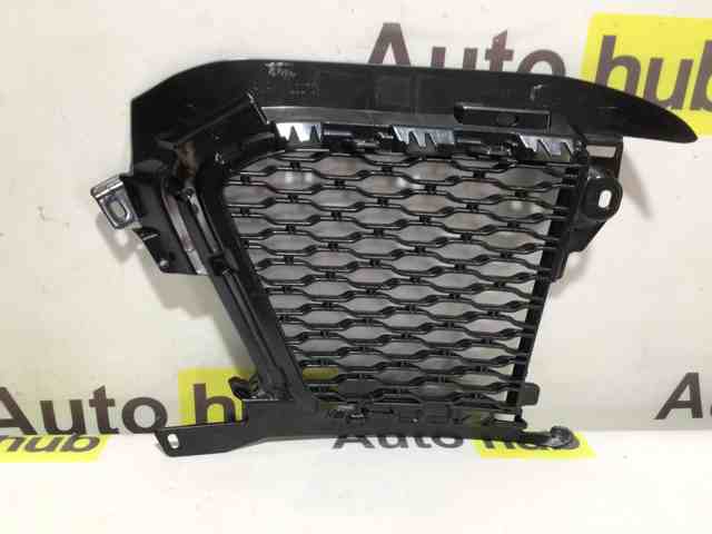 Решітка переднього бампера, права LR099300 Land Rover