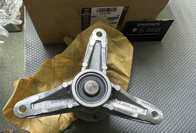 Купити LR121782 Land Rover 