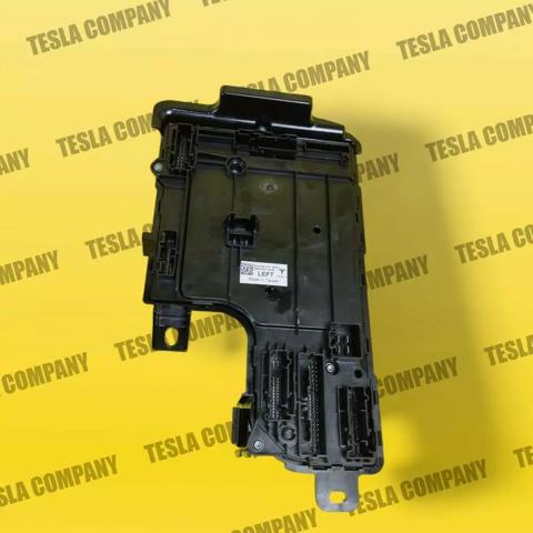 Блок комфорту 149784702D Tesla