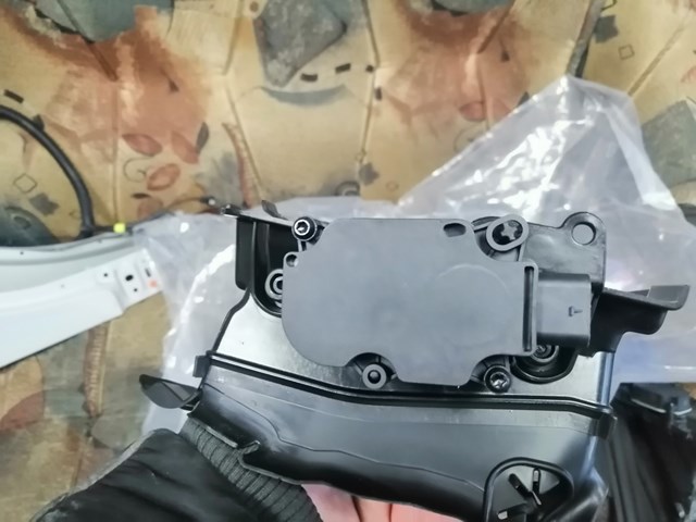 Жалюзі радіатора охолодження 31663713 Volvo