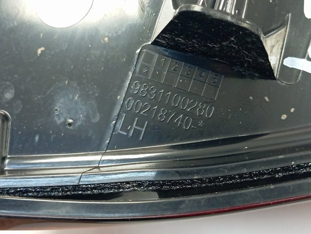 Задня ліва зовнішня фара Peugeot/Citroen 9831100280 ціна, від 126.69 USD