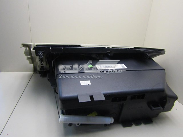 Ящик для рукавичок (бардачок) 8630202 Volvo