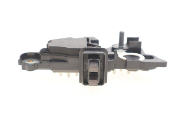 Реле зарядки генератора Bosch 1986AE0127 ціна, від 28.54 USD