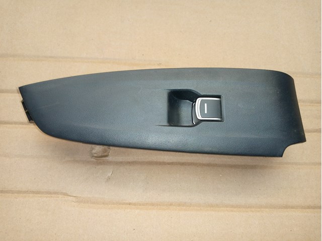 35770TVAA01 Honda Кнопка підйомника заднього скла