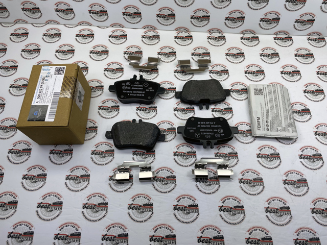 Задні гальмівні колодки Mercedes A000420070590 ціна, від 60.18 USD