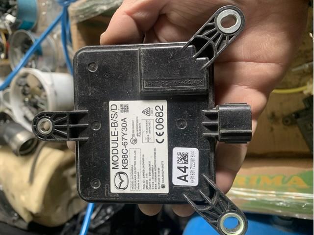 KB8C67Y30A Mazda Датчик контролю мертвої зони, задній
