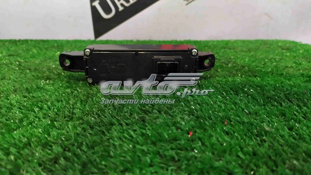Купити LR042264 Land Rover 