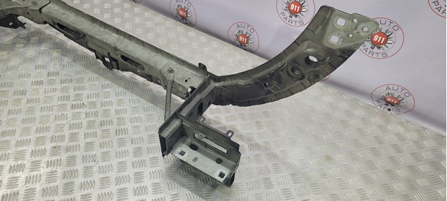 Супорт радіатора верхній/монтажна панель кріплення фар Land Rover LR027494
