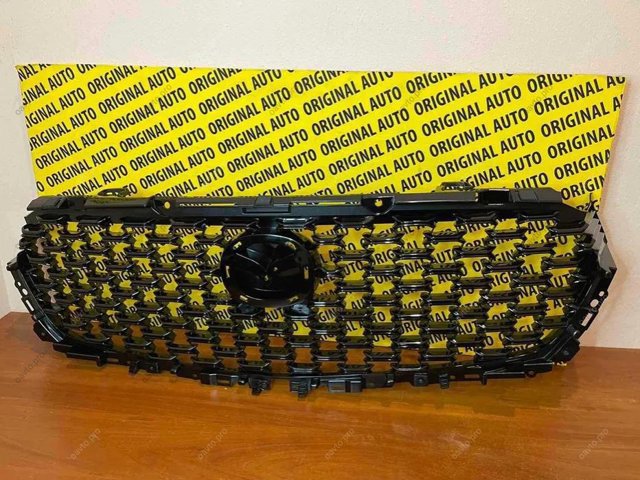VA5150710B Mazda Решітка радіатора