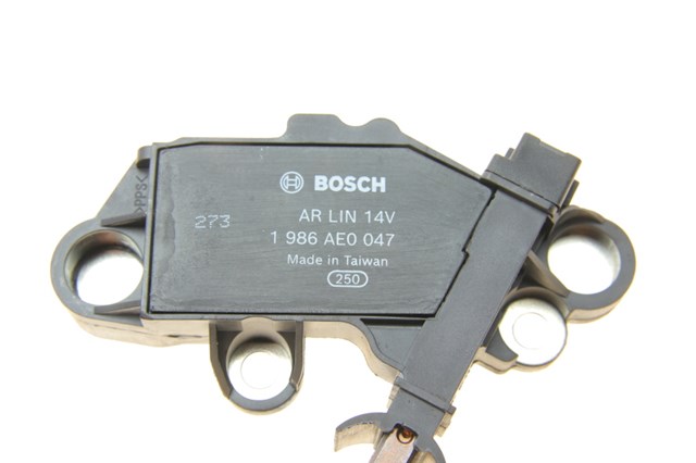 Реле регулятор генератора BOSCH 1986AE0047