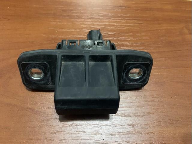 KB7W624B0 Mazda Кнопка приводу замка 3/5 дверей (ляди) / кришки багажника