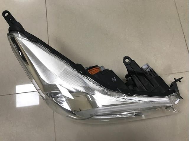 84001SG021 Subaru Фара передня права