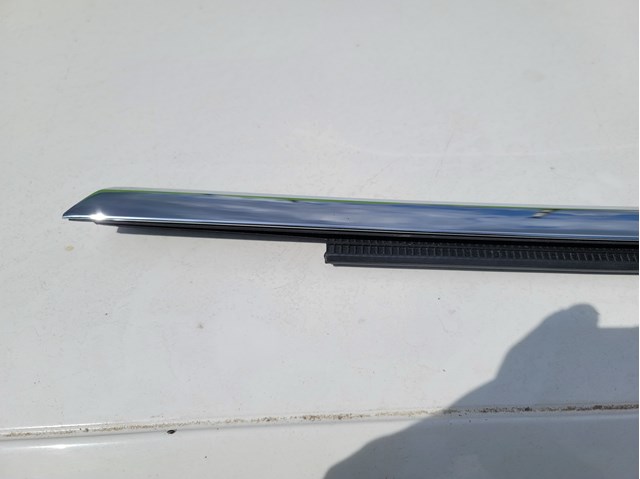  Tesla 103839580A