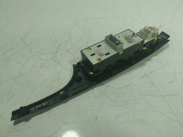 Купити 935703Z000 Hyundai/Kia 