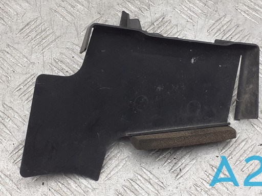 Повітропровід / дефлектор радіатора интеркуллера, правий PY8W1356Y Mazda