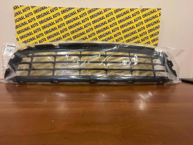 Решітка переднього бампера, нижня Renault (RVI) 622540275R ціна, від 29.17 USD