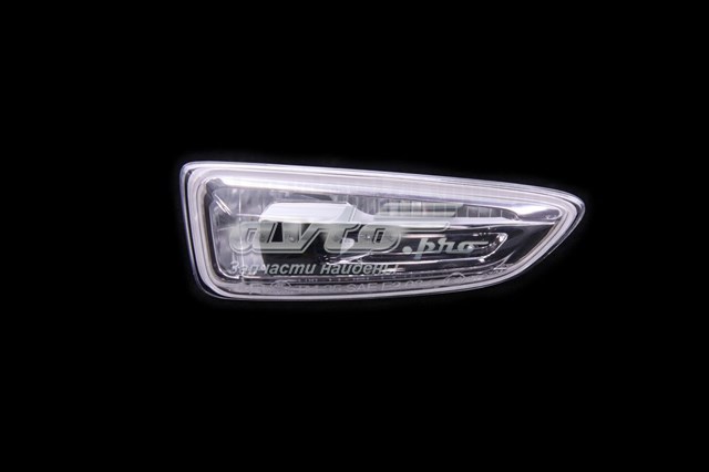 Повторювач повороту на крилі, правий General Motors 13491089