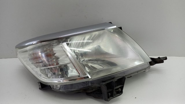 811100K440 Toyota Фара правая