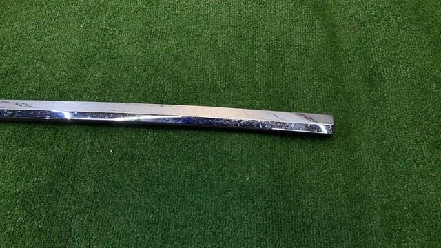 Молдинг опускного скла нижній, двері задньої, правої 103216888D Tesla