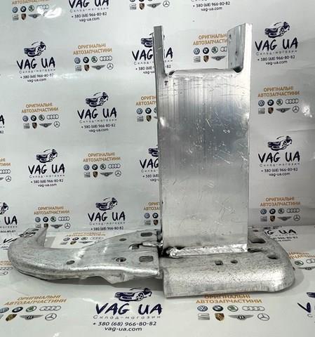 Кронштейн підсилювача переднього бампера PAD99068OL Signeda