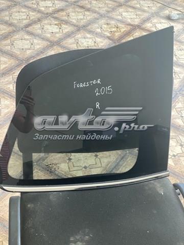 43R006714 Subaru Стукло багажника, праве